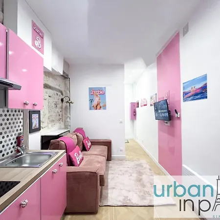 Urban Flat 193 - Barbie Parigi